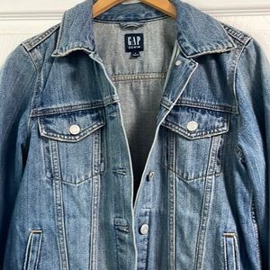 GAP denim jacket *Never Worn*